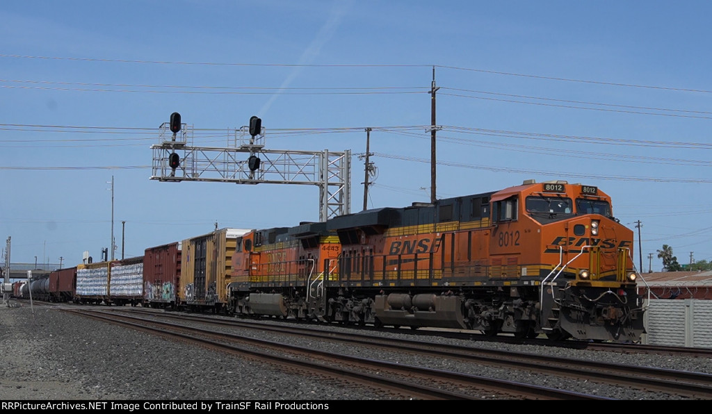 BNSF 8012 Leads the H-PASFRS